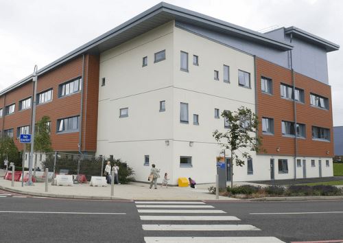 Доктор бросил пациента на операционном столе ради интима с медсестрой