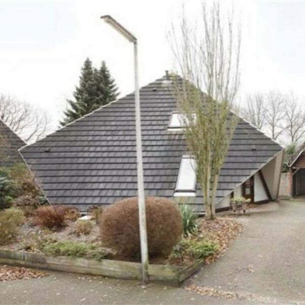 Безвкусно и беспощадно: самые нелепые дома Нидерландов, от которых сложно отвести взгляд (23 фото)