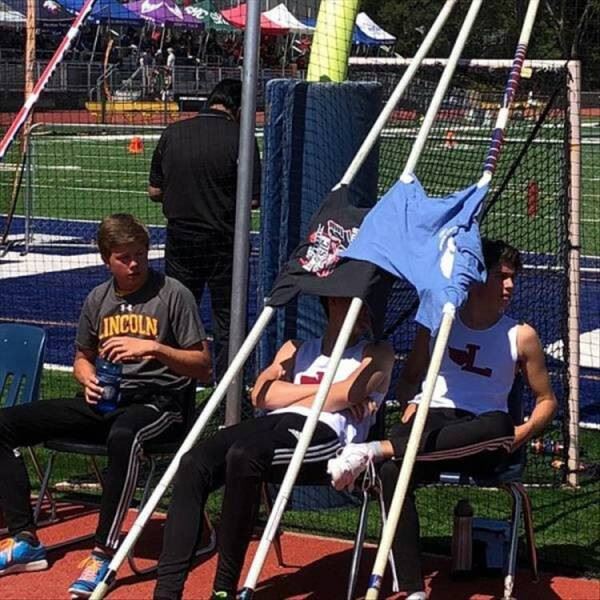 Пятничные фотоприколы: «Ребята, подождите!» (38 шт)