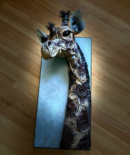 Впечатляющие скульптуры животных, полностью созданные из хлама (28 фото)