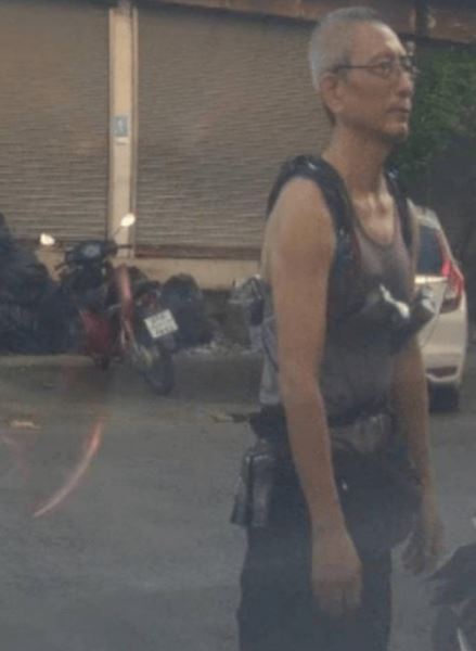 Спортивное снаряжение, которое надел на себя бегун, приняли за бомбу