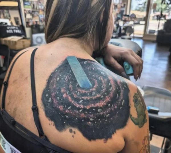 Татуировки, которые можно было не делать (14 фото)