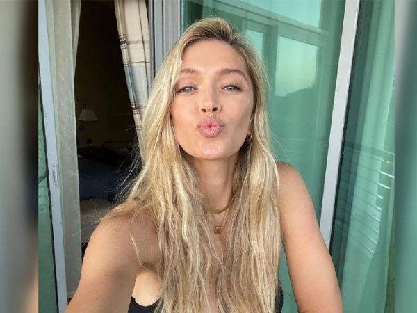 Вера Брежнева вслед за дочерью похвасталась фигурой в бикини (ФОТО)