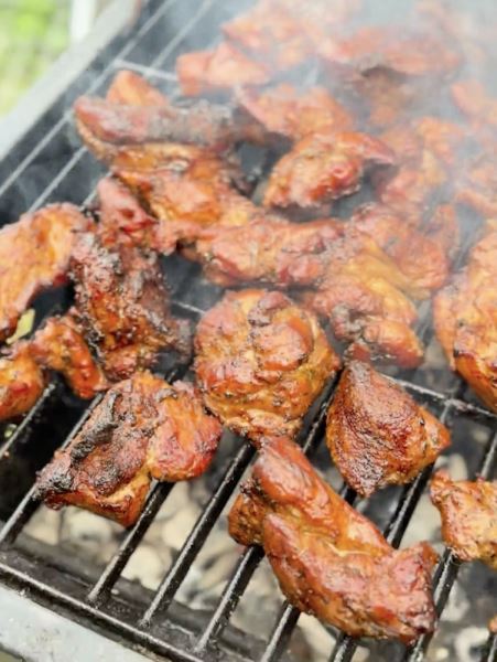 Тёплые деньки уходят, поэтому самое время разогревать грили (22 фото)