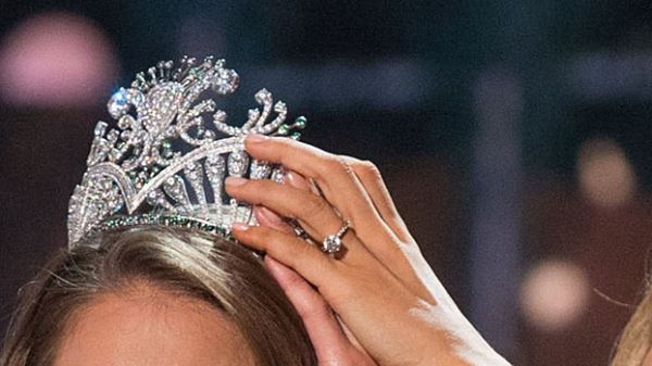 Королева красоты лишилась титула на следующий день из-за съемок в порно