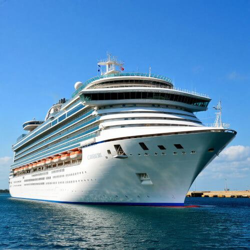 Во время морских круизов женщины прячут ключи от кают в лифчиках