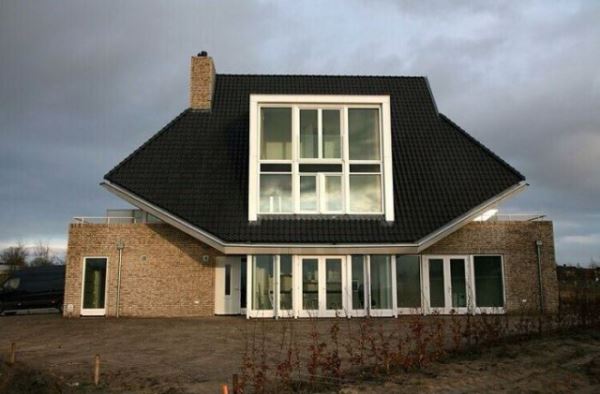 Безвкусно и беспощадно: самые нелепые дома Нидерландов, от которых сложно отвести взгляд (23 фото)