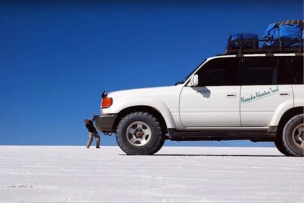 Забавные иллюзии, в которых всё решает ракурс и перспектива (18 фото)