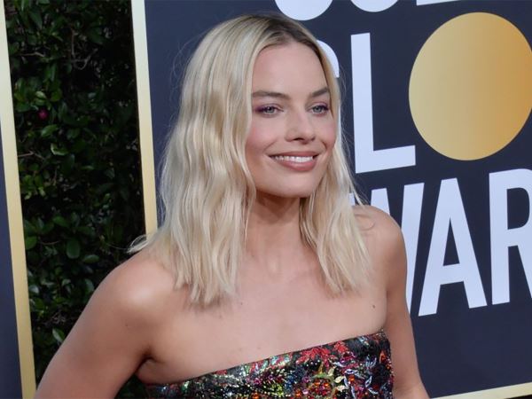 Марго Робби припомнила съемки Коллина Фаррела в красных стрингах (ФОТО)