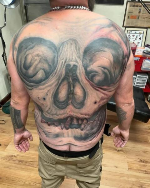 Татуировки, которые можно было не делать (14 фото)